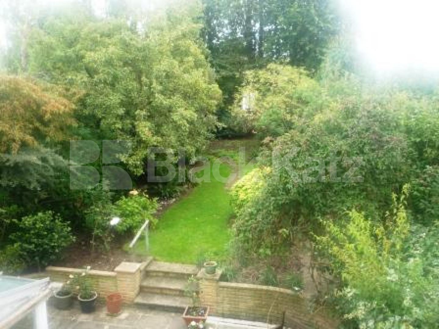 			1 Bedroom, 1 bath, 1 reception Flat			 Creighton Avenue, MUSWELL HILL
