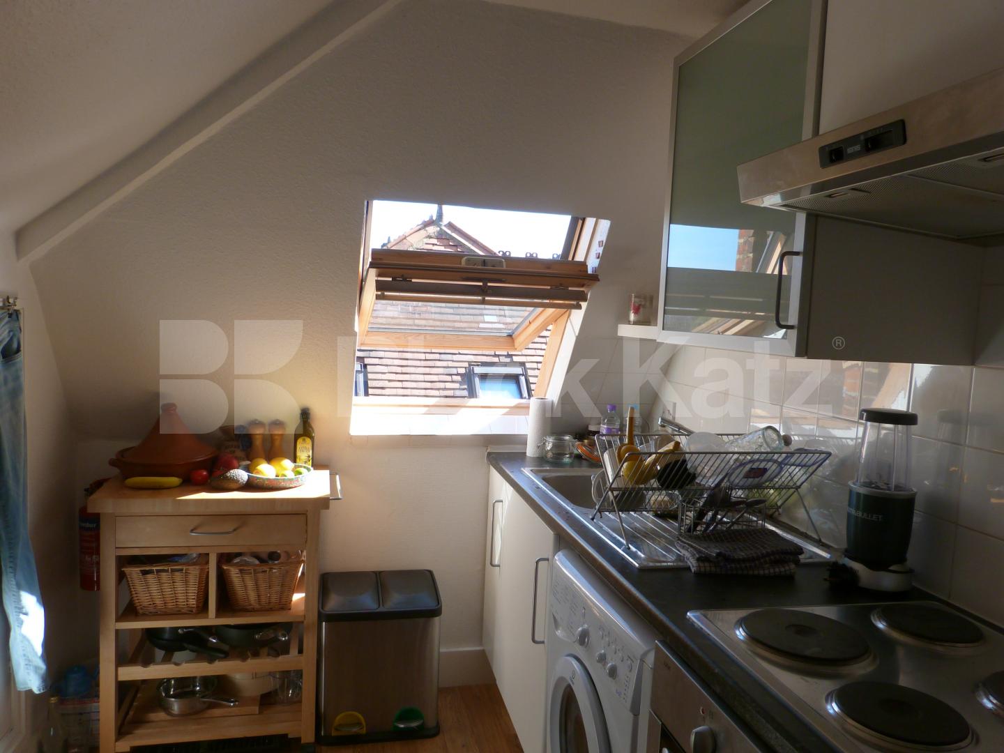 			Studio Apartment, 1 bath, 1 reception Flat			 Avenue Road, Highgate