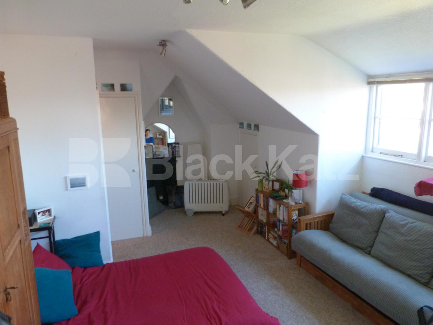 			Studio Apartment, 1 bath, 1 reception Flat			 Avenue Road, Highgate