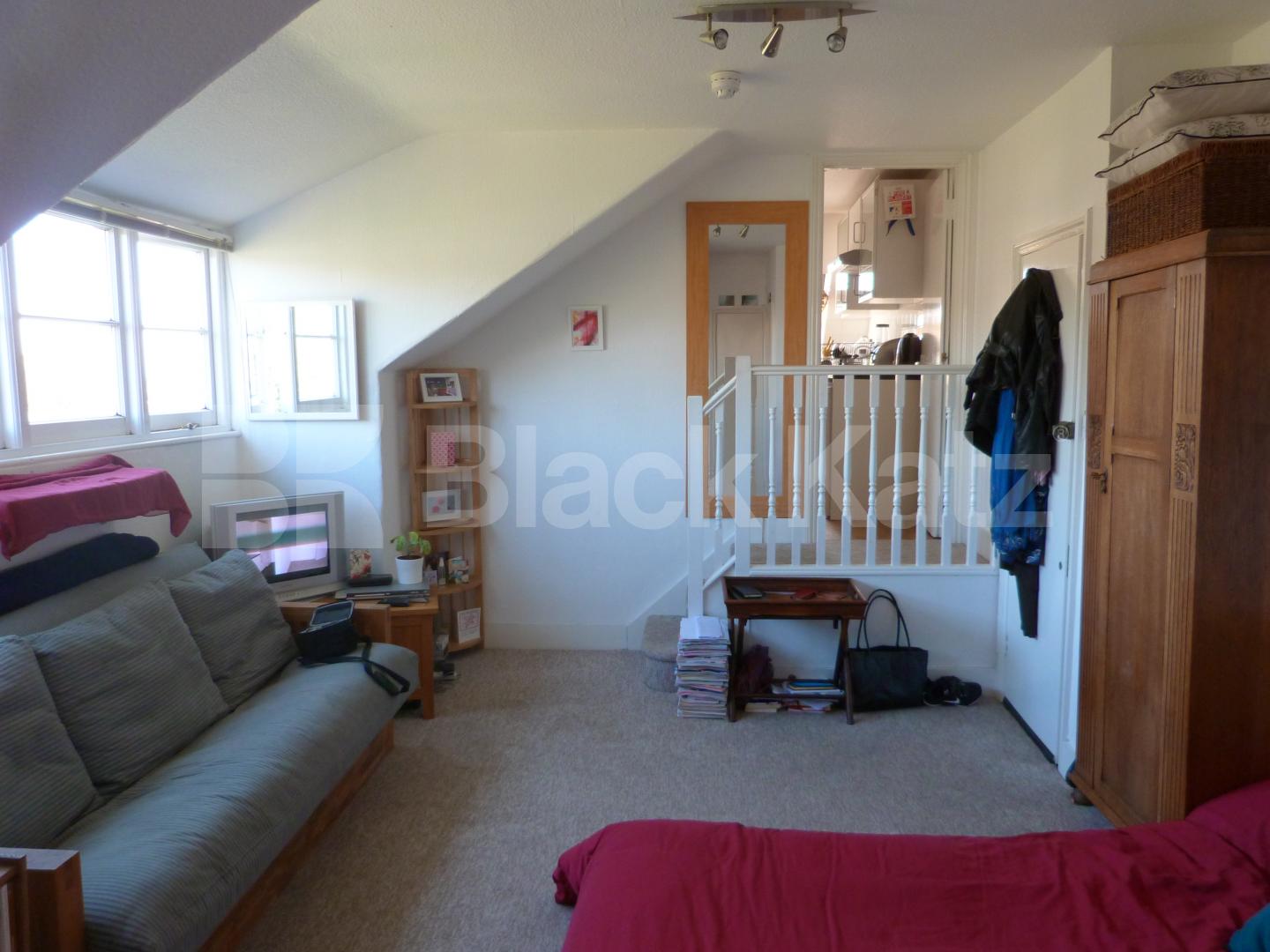 			Studio Apartment, 1 bath, 1 reception Flat			 Avenue Road, Highgate