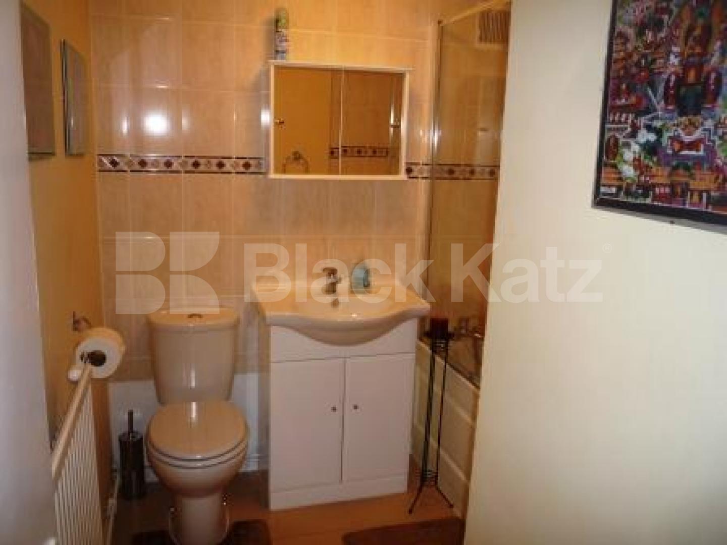 			2 Bedroom, 1 bath, 1 reception Flat			 Boyton Road, HORNSEY