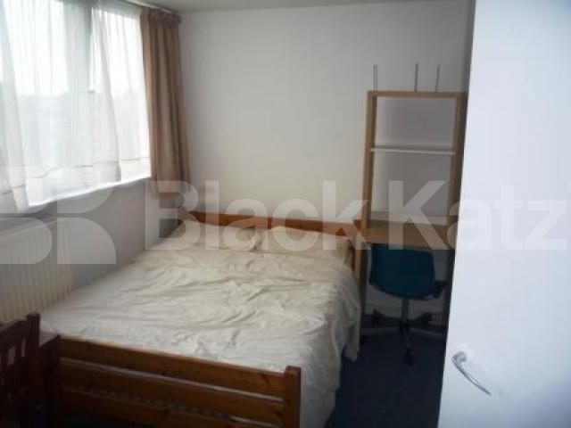 			2 Bedroom, 1 bath, 1 reception Flat			 Boyton Road, HORNSEY