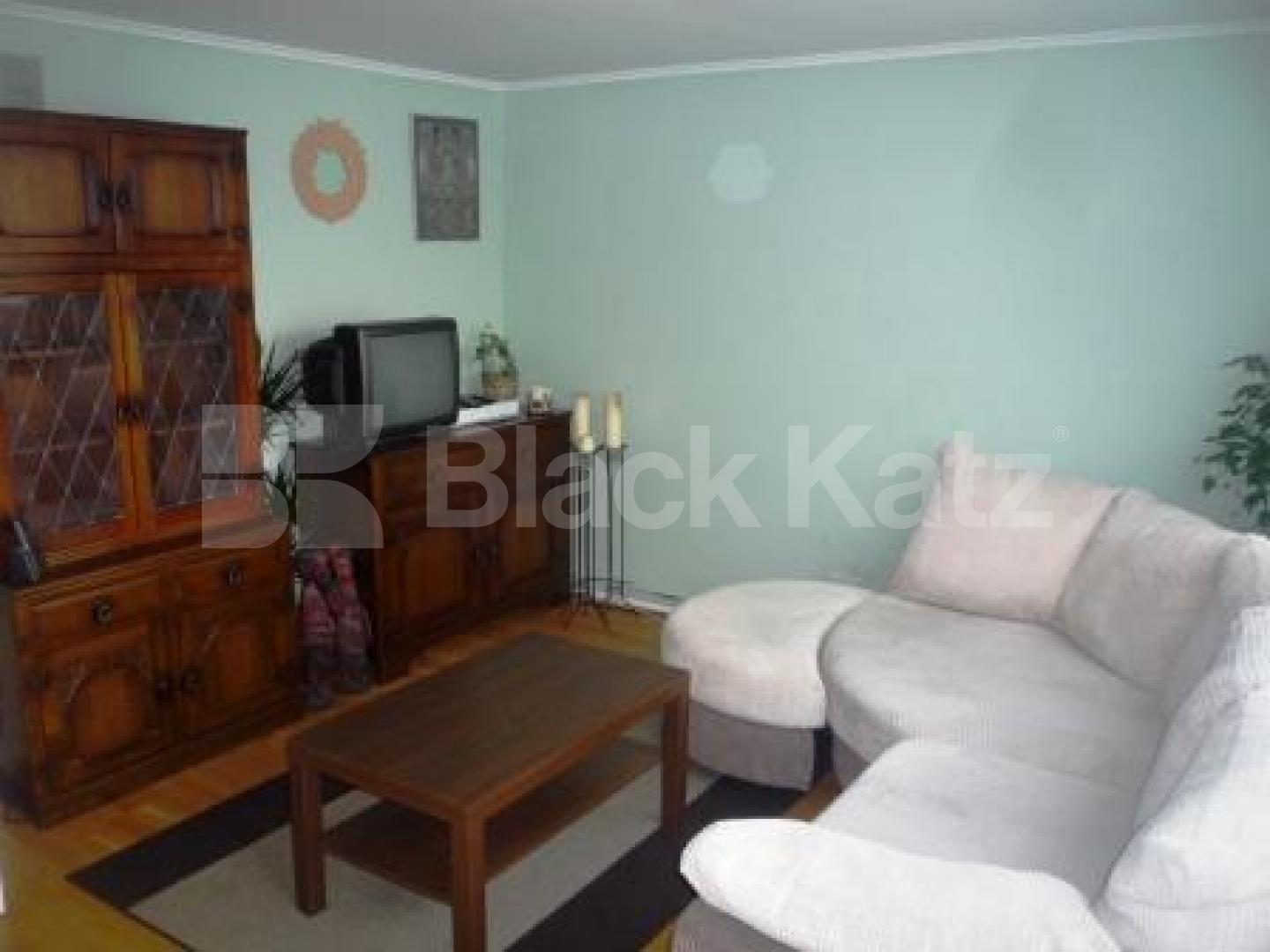 			2 Bedroom, 1 bath, 1 reception Flat			 Boyton Road, HORNSEY