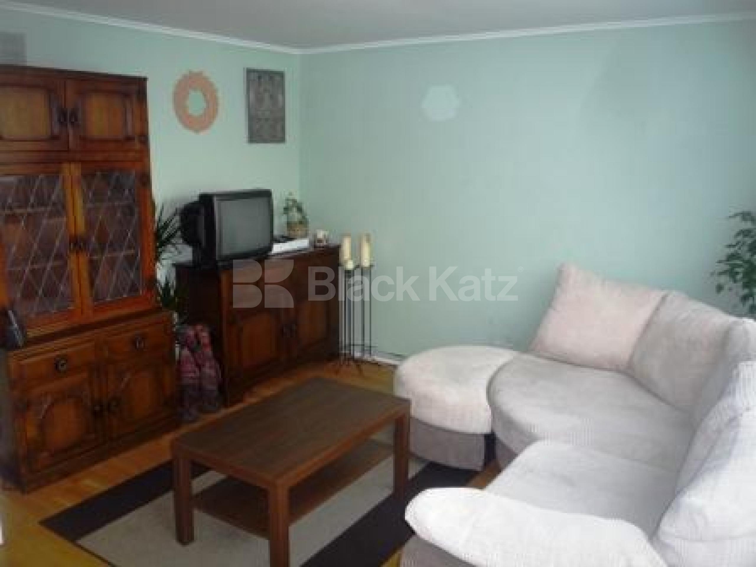 			2 Bedroom, 1 bath, 1 reception Flat			 Boyton Road, HORNSEY N8