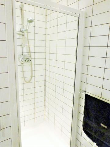 			PRIVATE ROOF TERRACE, 1 Bedroom, 1 bath, 1 reception Flat			 Loveridge Road, WEST HAMPSTEAD