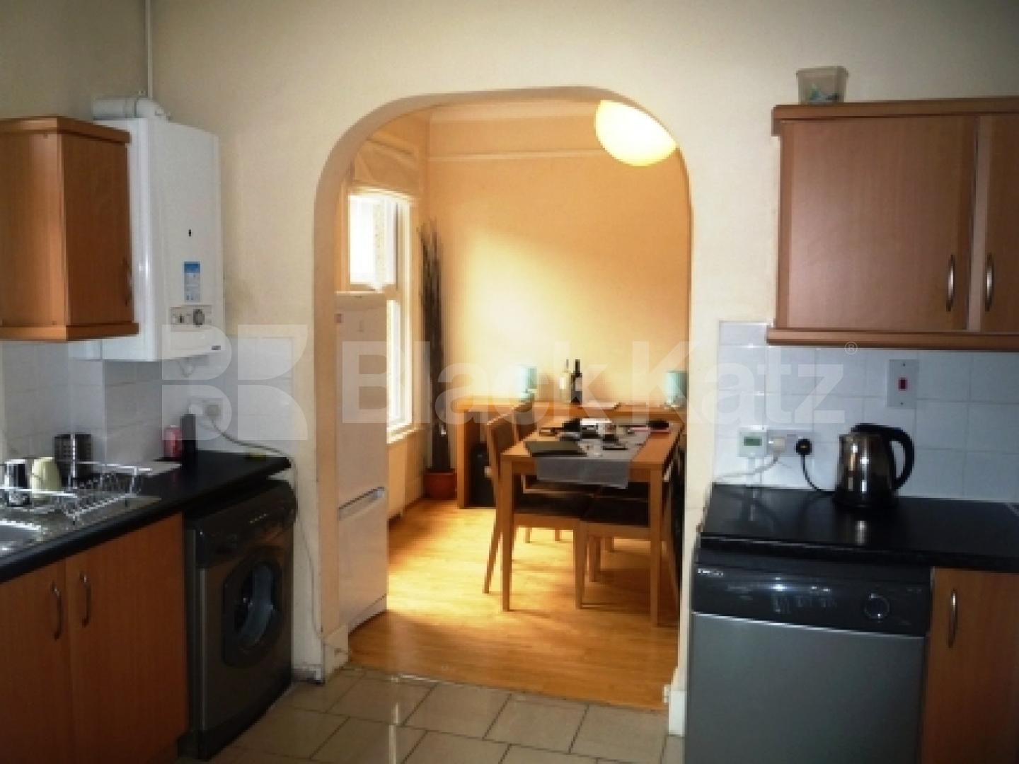 			2 Bedroom, 1 bath, 1 reception Flat			 Lyndhurst Road, WOOD GREEN