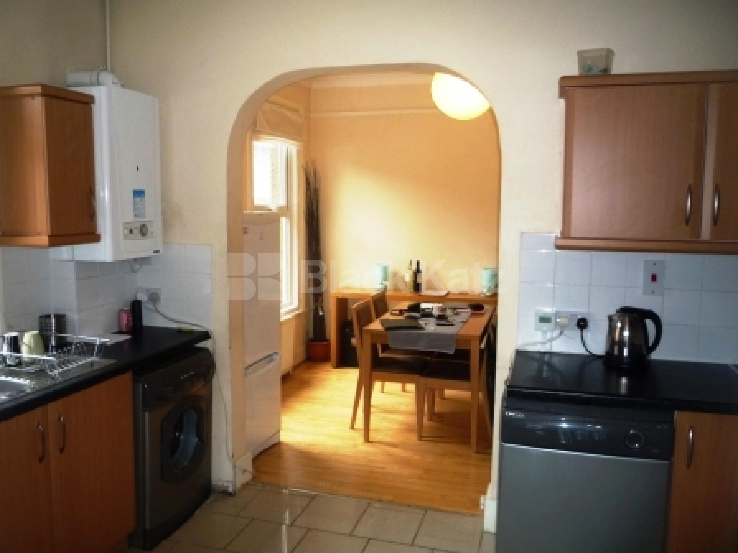 			2 Bedroom, 1 bath, 1 reception Flat			 Lyndhurst Road, WOOD GREEN N22