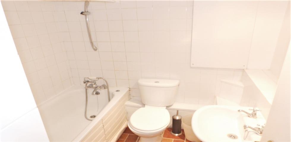 			PRIVATE PATIO GARDEN, 2 Bedroom, 1 bath, 1 reception Flat			 Cotleigh Road, WEST HAMPSTEAD