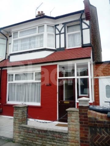 			4 Bedroom, 1 bath, 1 reception Semi-Detached House			 Boundary Road, TURNPIKE LANE