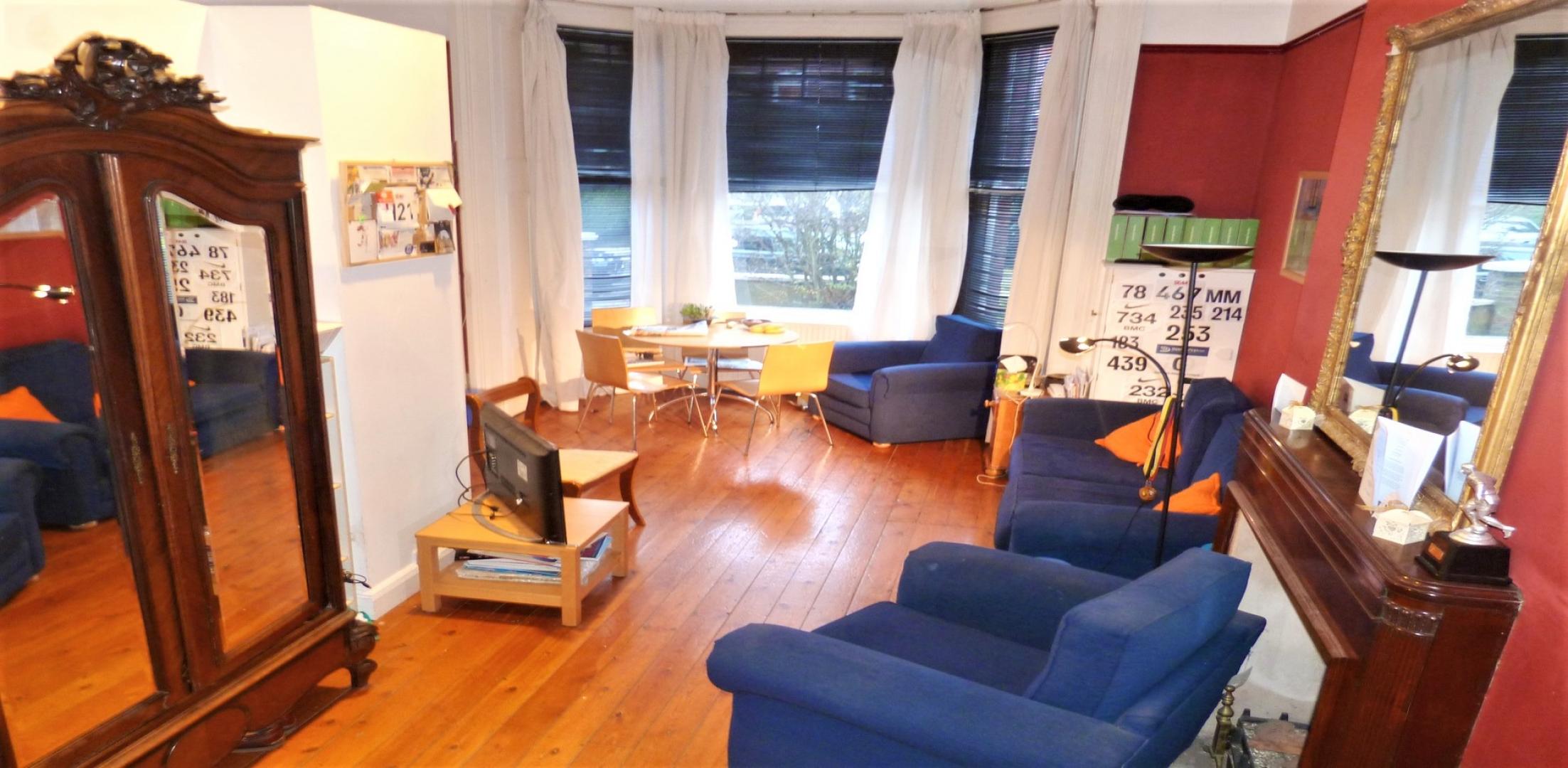 			UNDER OFFER , Studio Apartment, 1 bath, 1 reception Studio			 Compayne Gardens, WEST HAMPSTEAD