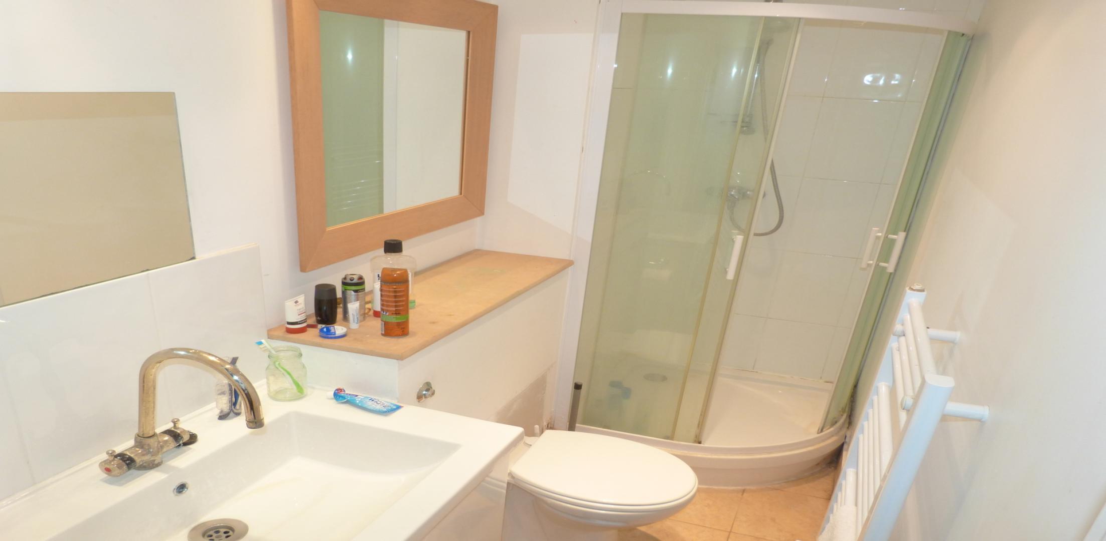 			UNDER OFFER , Studio Apartment, 1 bath, 1 reception Studio			 Compayne Gardens, WEST HAMPSTEAD