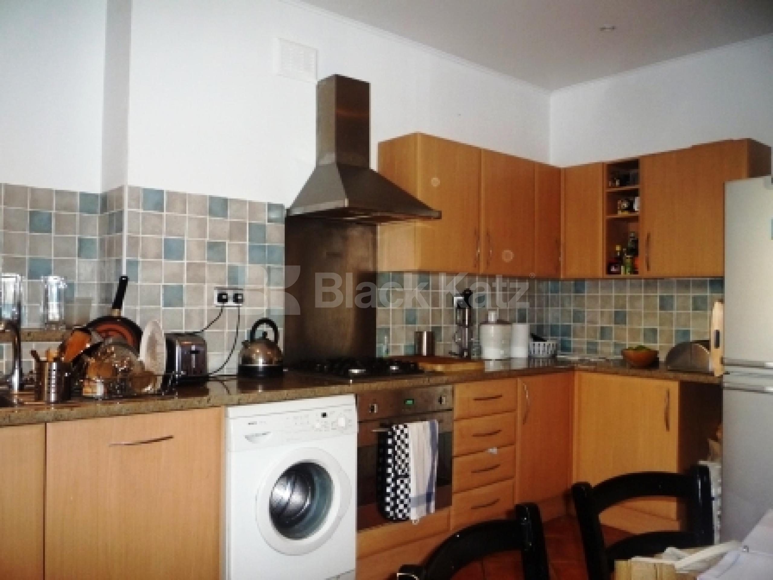 			1 Bedroom, 1 bath, 1 reception Flat			 Campsbourne Road, CROUCH END N8