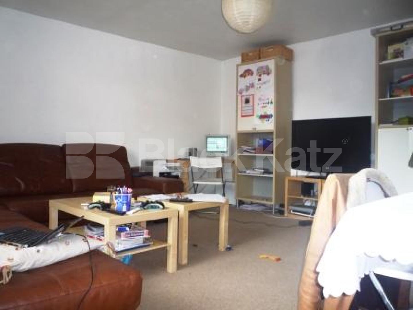 			2 Bedroom, 1 bath, 1 reception Flat			 Waverley Road, CROUCH END