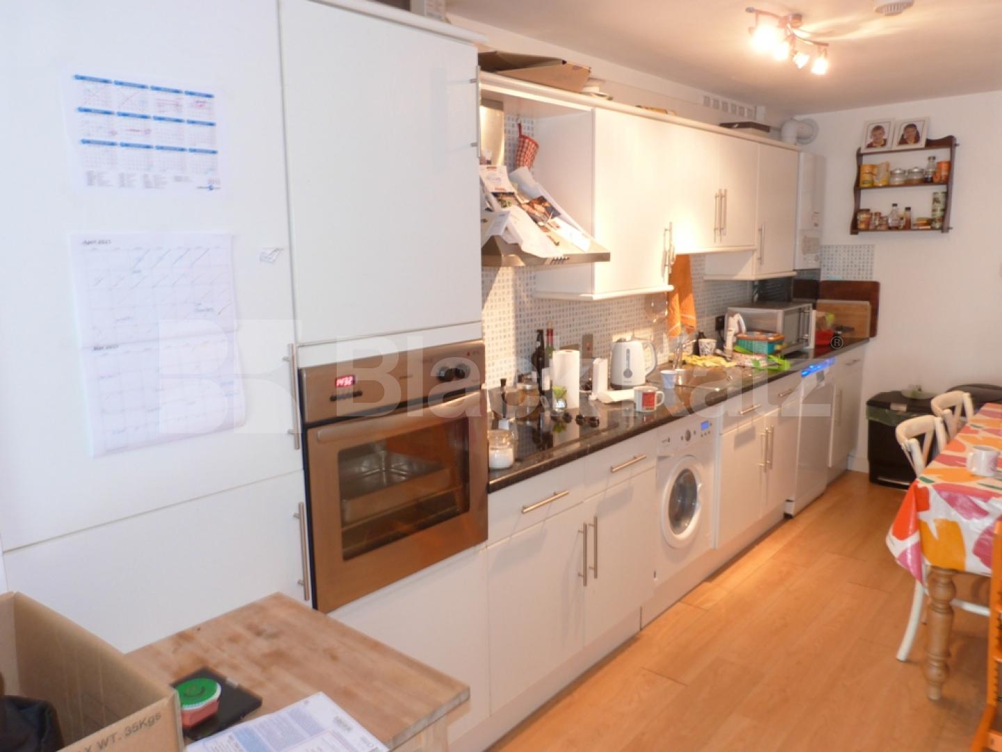 			Fantastic Property !, 2 Bedroom, 1 bath, 1 reception Flat			 Primezone Mews, Crouch End