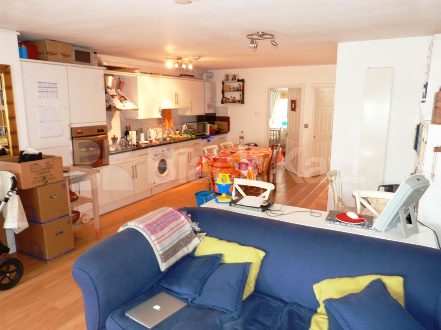 			Fantastic Property !, 2 Bedroom, 1 bath, 1 reception Flat			 Primezone Mews, Crouch End