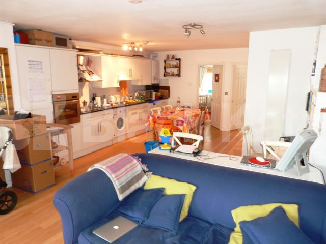 			Fantastic Property !, 2 Bedroom, 1 bath, 1 reception Flat			 Primezone Mews, Crouch End