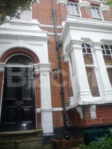 			2 Bedroom, 1 bath, 1 reception Flat			 Cecile Park, CROUCH END
