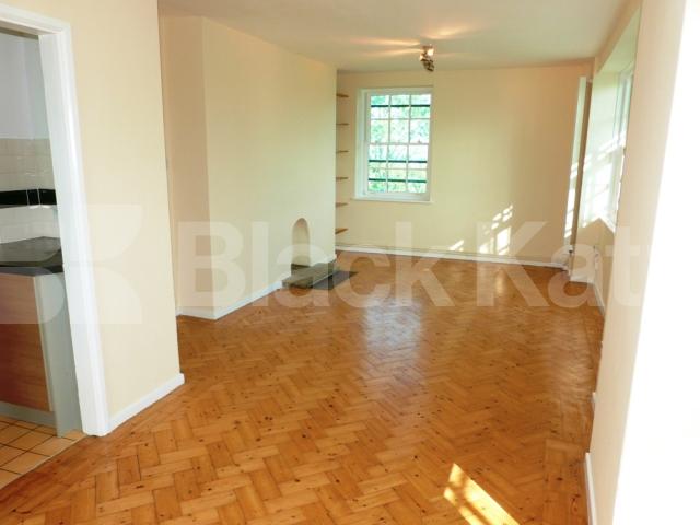 			3 Bedroom, 1 bath, 1 reception Flat			 Hillcrest, Highgate Village