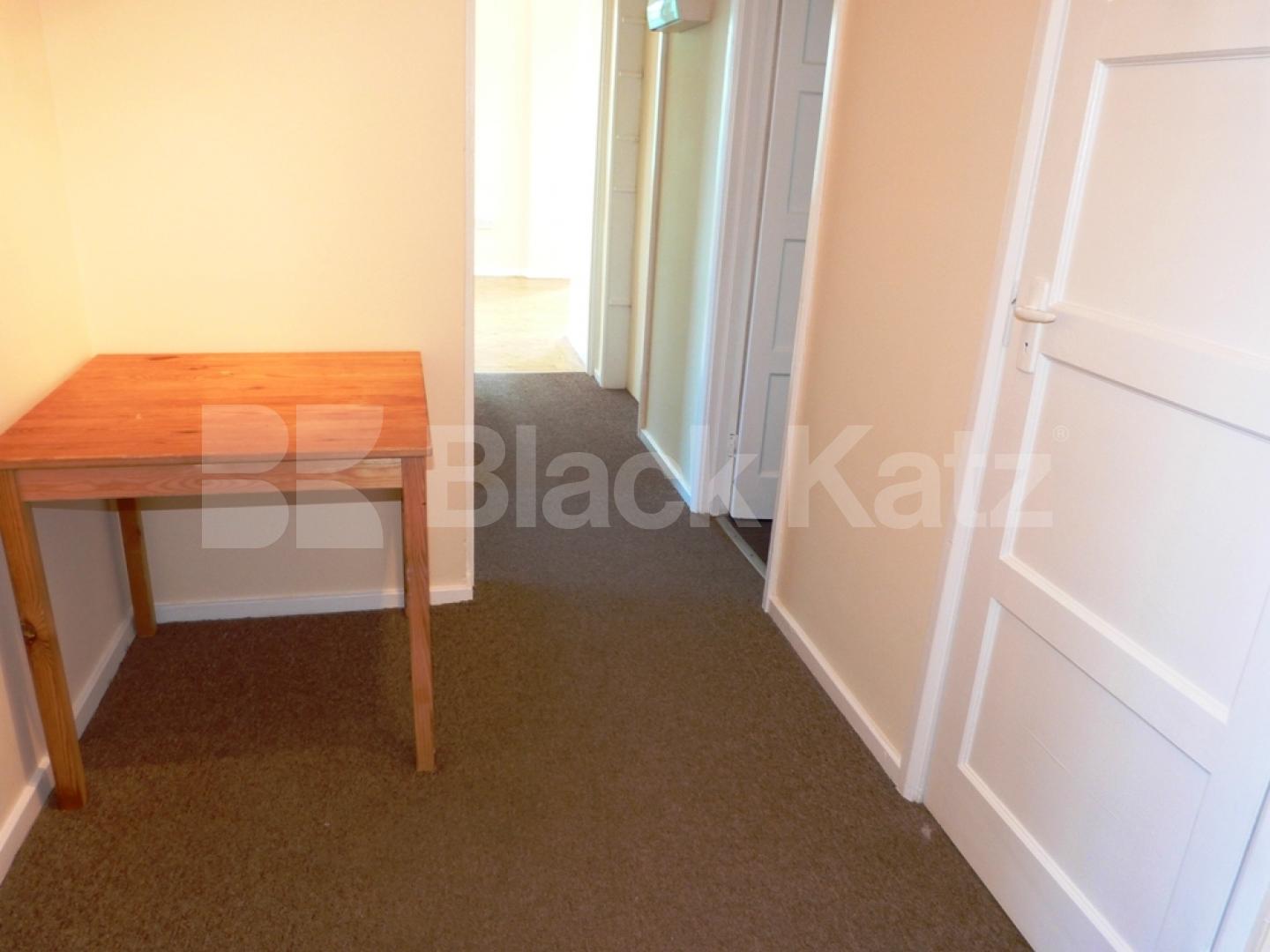 			3 Bedroom, 1 bath, 1 reception Flat			 Hillcrest, Highgate Village