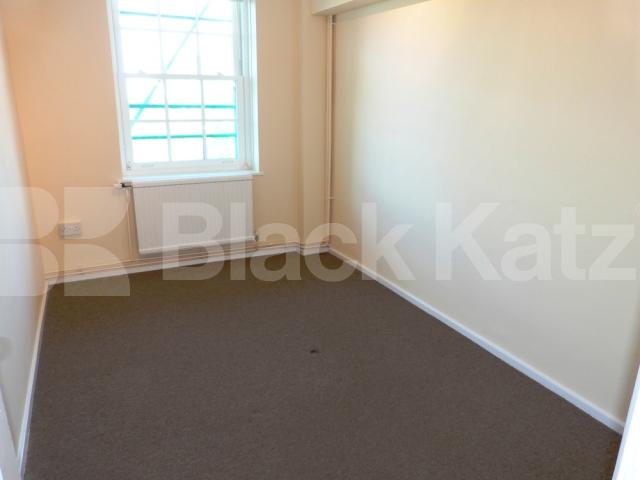 			3 Bedroom, 1 bath, 1 reception Flat			 Hillcrest, Highgate Village