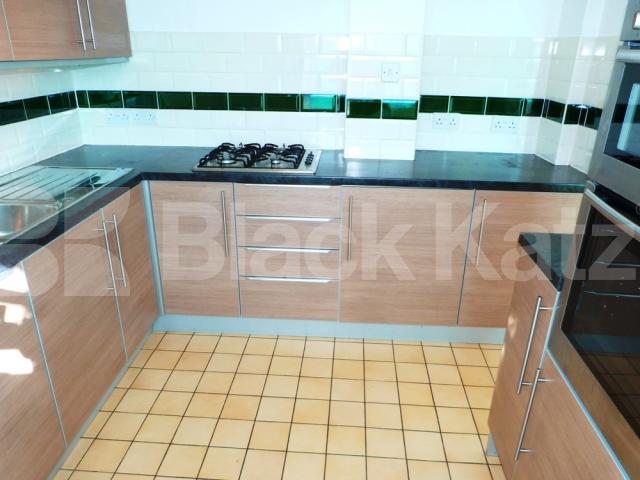 			3 Bedroom, 1 bath, 1 reception Flat			 Hillcrest, Highgate Village