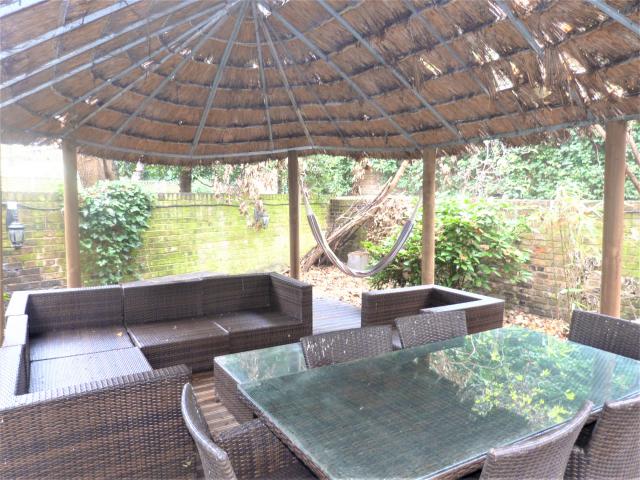 			UNDER OFFER , 2 Bedroom, 1 bath, 1 reception Flat			 Sutherland Avenue, MAIDA VALE / WARWICK AVENUE