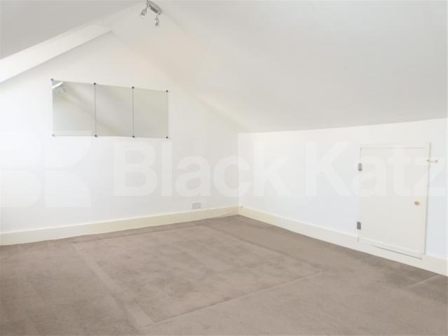 			NEW INSTRUCTION (Private Roof Terrace), 3 Bedroom, 1 bath, 1 reception Maisonette			 Ingersoll Road, Shepherds Bush