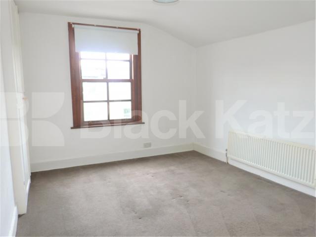 			NEW INSTRUCTION (Private Roof Terrace), 3 Bedroom, 1 bath, 1 reception Maisonette			 Ingersoll Road, Shepherds Bush