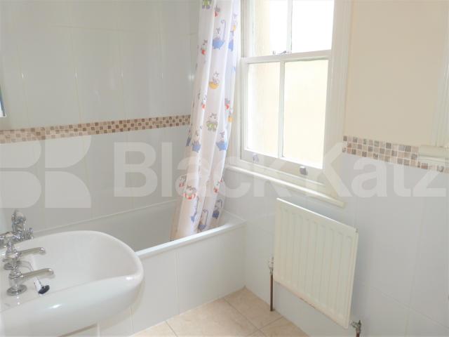 			NEW INSTRUCTION (Private Roof Terrace), 3 Bedroom, 1 bath, 1 reception Maisonette			 Ingersoll Road, Shepherds Bush