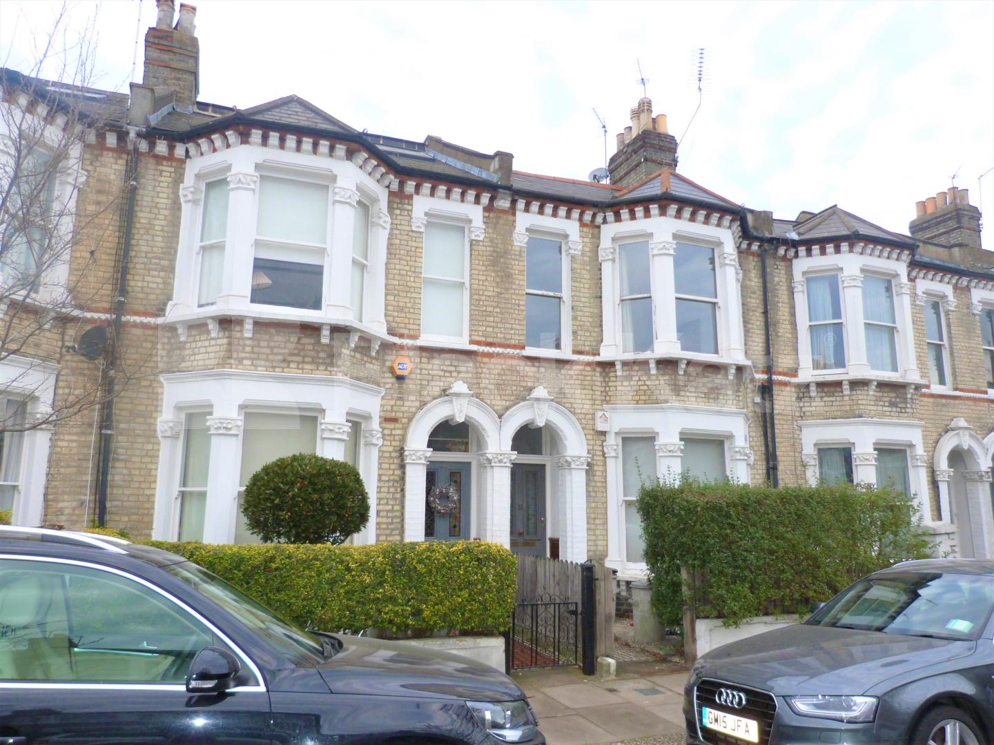 			NEW INSTRUCTION (Private Roof Terrace), 3 Bedroom, 1 bath, 1 reception Maisonette			 Ingersoll Road, Shepherds Bush