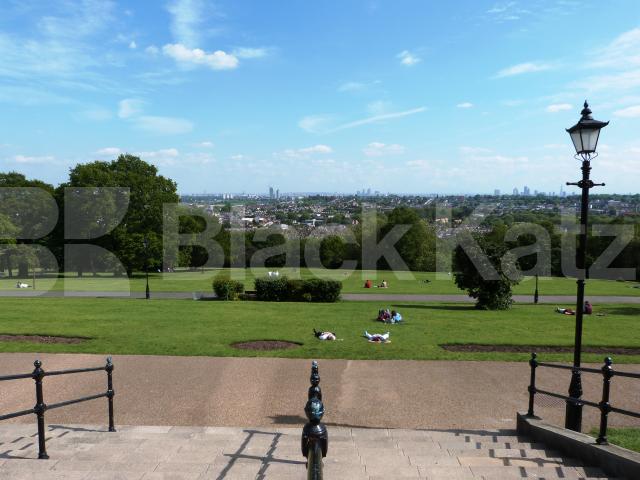 			3 Bedroom, 1 bath, 1 reception Flat			 Nightingale Lane, HORNSEY