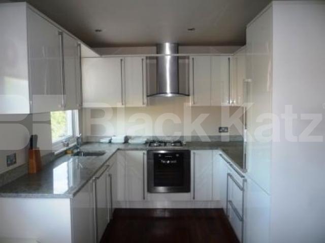 			2 Bedroom, 1 bath, 1 reception Flat			 Alexandra Road, HORNSEY