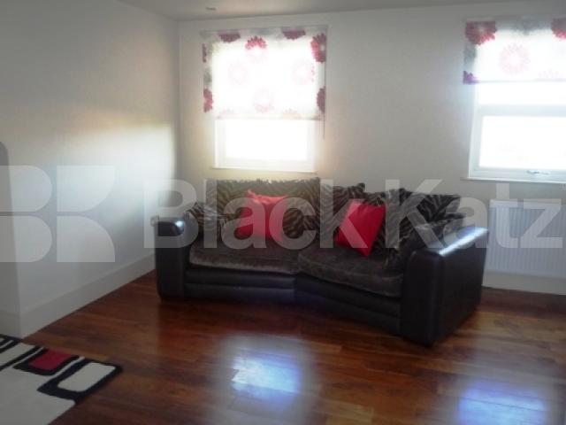 			2 Bedroom, 1 bath, 1 reception Flat			 Alexandra Road, HORNSEY