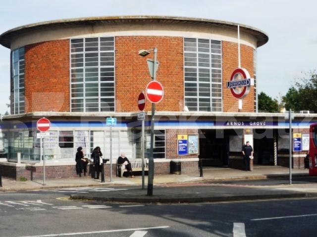 			3 bed Victorian Conversion moments from the Tube station, 3 Bedroom, 1 bath, 1 reception Flat			 Limes Avenue, Arnos Grove