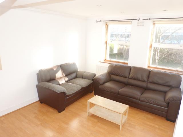 			UNDER OFFER , 1 Bedroom, 1 bath, 1 reception Flat			 Brondesbury Villas, QUEENS PARK
