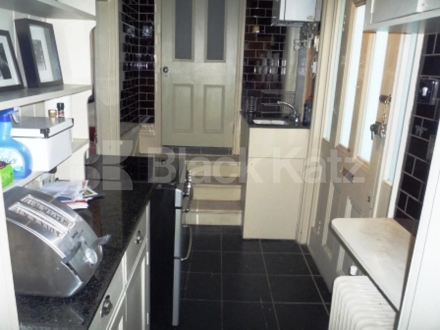 			1 Bedroom, 1 bath, 1 reception Flat			 Priory Road, CROUCH END
