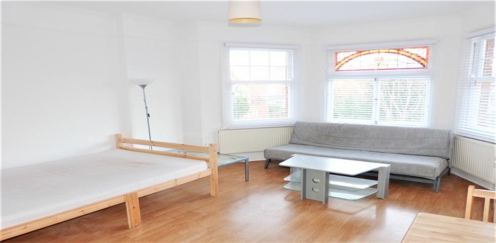 			GAS, WATER and ELECTRICITY INCLUDED, Studio Apartment, 1 bath, 1 reception Apartment			 Exeter Road , WILLESDEN GREEN