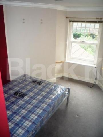 			2 Bedroom, 1 bath, 1 reception Flat			 Ivy Gardens, CROUCH END N8