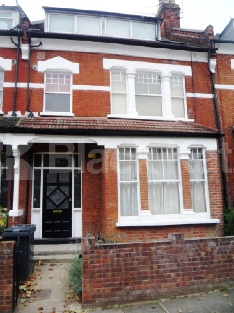 			2 Bedroom, 1 bath, 1 reception Flat			 Ivy Gardens, CROUCH END N8