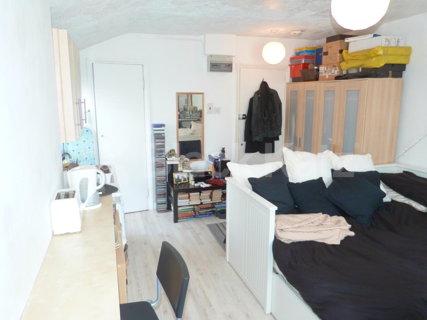 			Including Heating, Studio Apartment, 1 bath, 1 reception Studio			 Church Lane, Crouch End