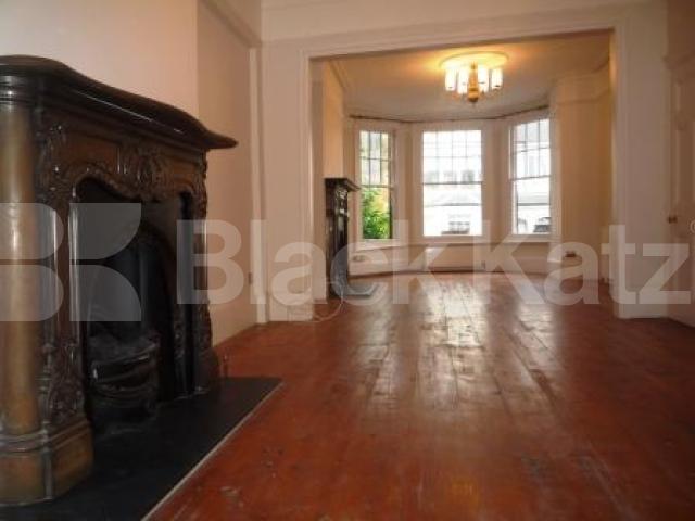 			LET, 4 Bedroom, 1 bath, 1 reception House			 Woodland Rise, MUSWELL HILL