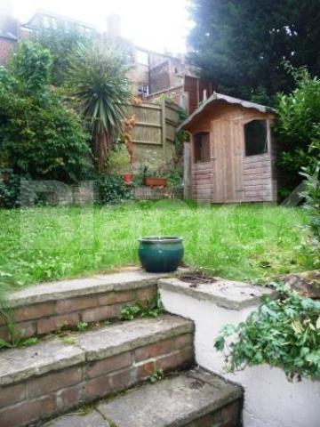 			LET, 4 Bedroom, 1 bath, 1 reception House			 Woodland Rise, MUSWELL HILL