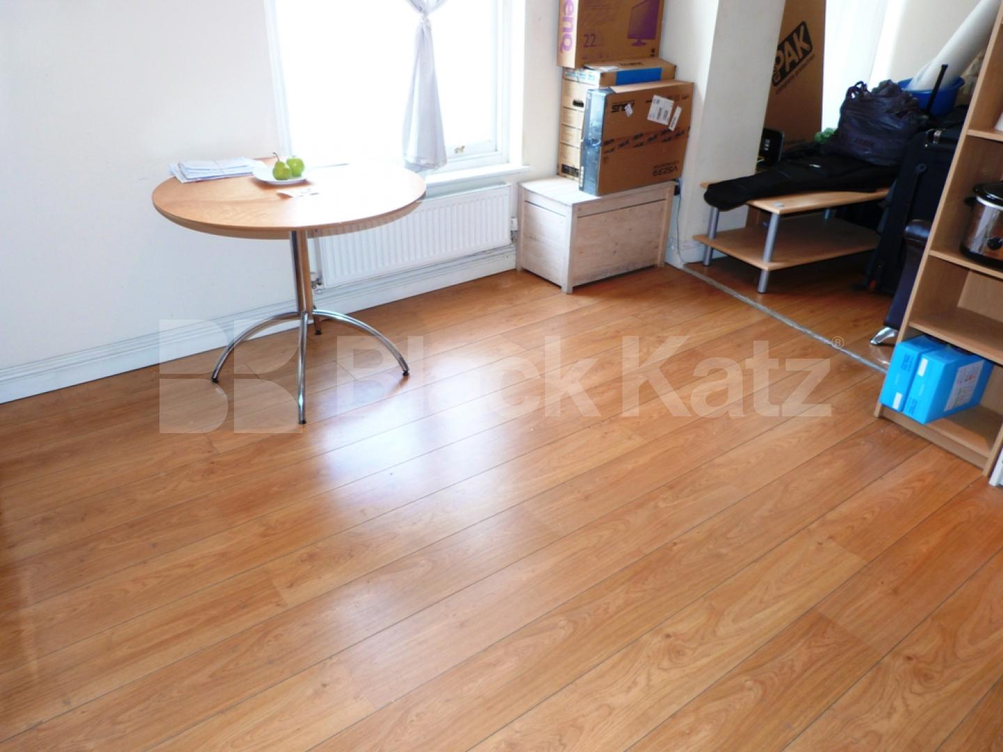 			Central location bargain price!, 2 Bedroom, 1 bath, 1 reception Flat			 Park Road, CROUCH END N8