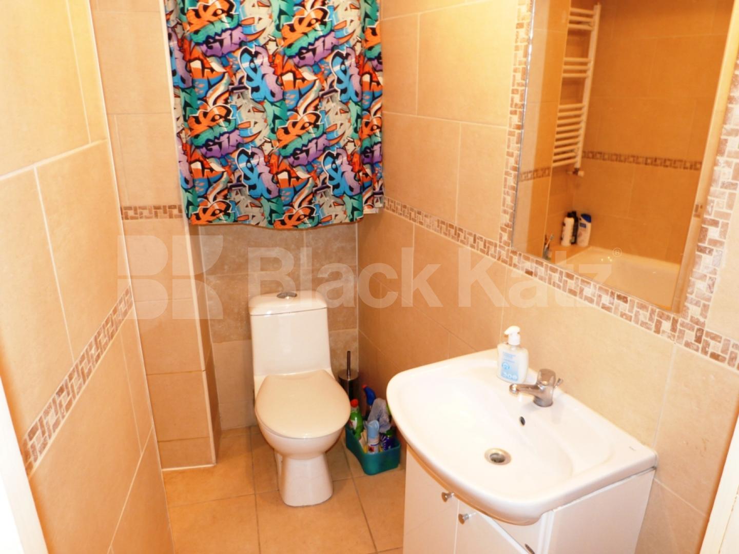 			Central location bargain price!, 2 Bedroom, 1 bath, 1 reception Flat			 Park Road, CROUCH END N8