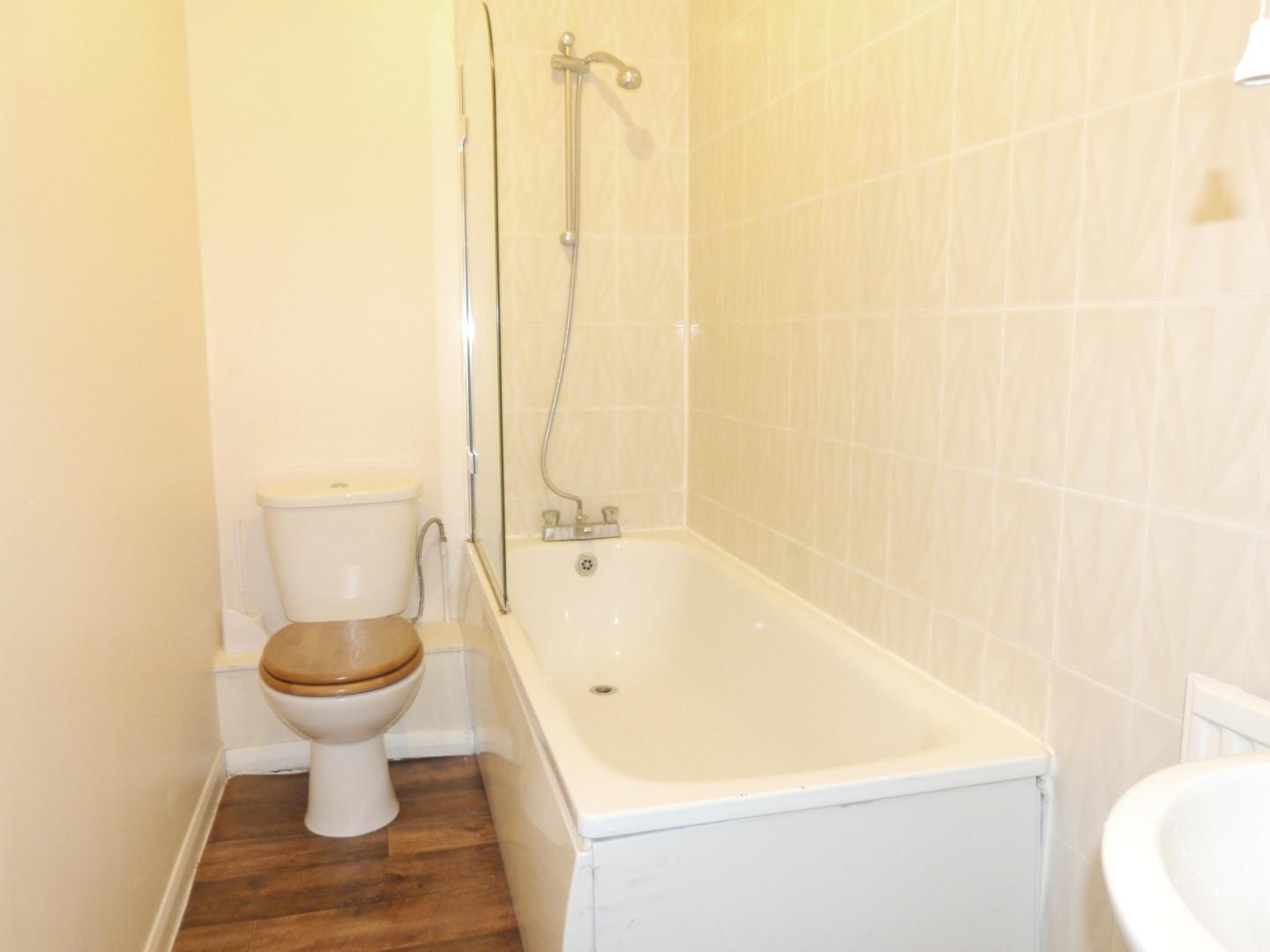 			NEW INSTRUCTION, 2 Bedroom, 1 bath, 1 reception Flat			 Keslake Road, QUEENS PARK