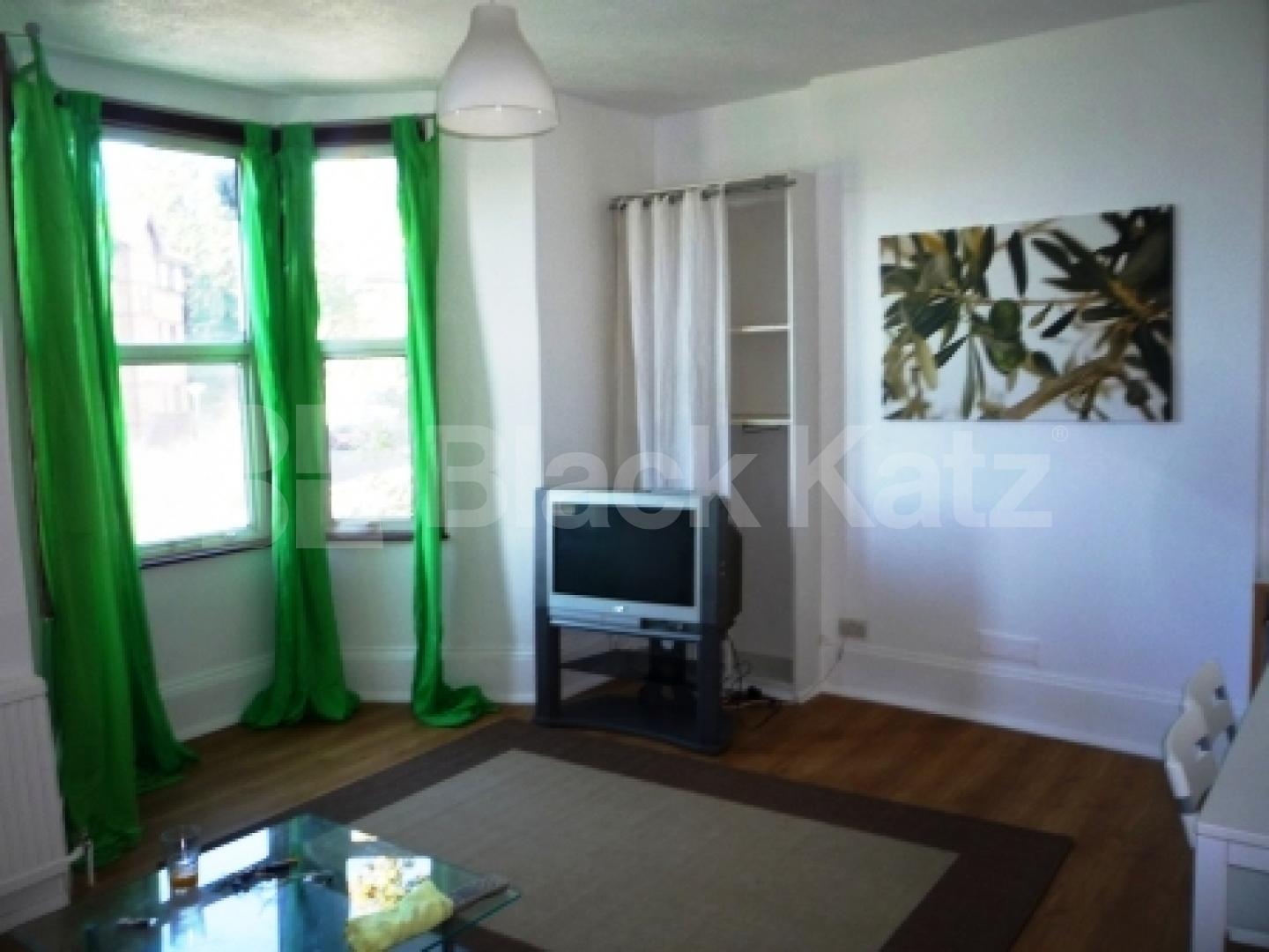 			3 Bedroom, 1 bath, 1 reception Flat			 White Hart Lane, Tottenham