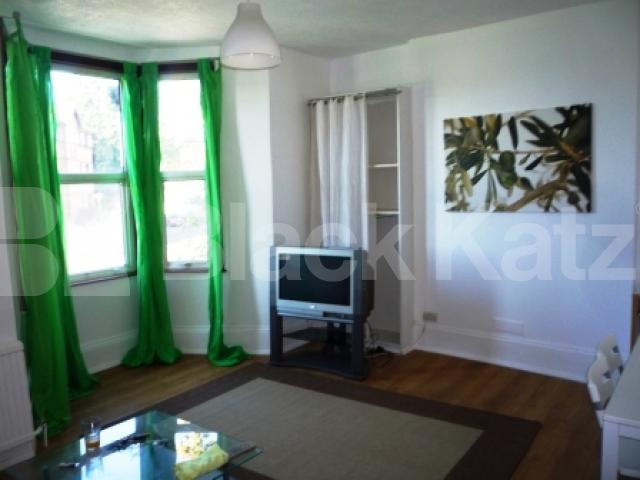 			3 Bedroom, 1 bath, 1 reception Flat			 White Hart Lane, Tottenham