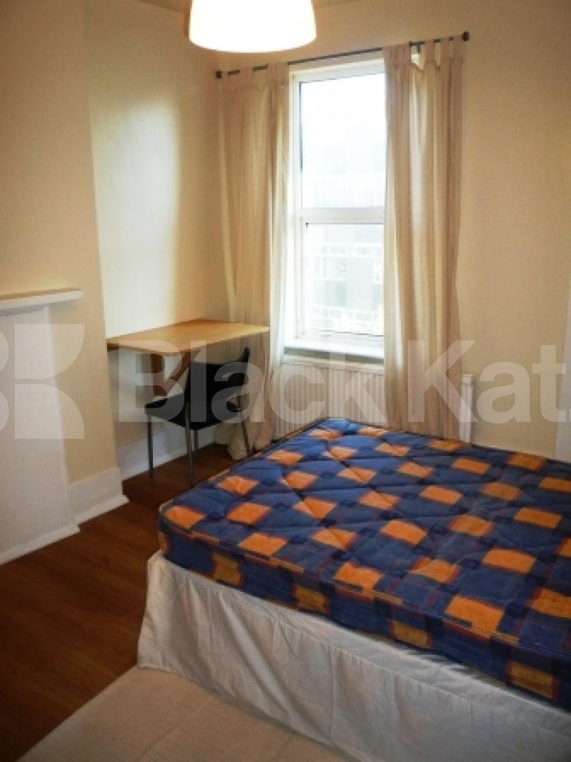 			3 Bedroom, 1 bath, 1 reception Flat			 White Hart Lane, Tottenham