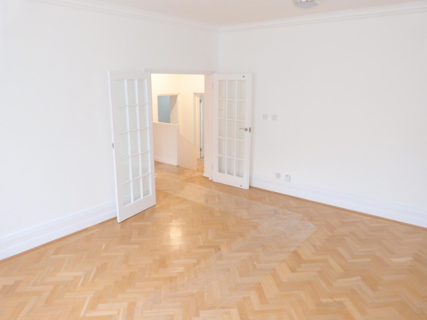 			NEW INSTRUCTION, 3 Bedroom, 1 bath, 1 reception Apartment			 Frognal, HAMPSTEAD