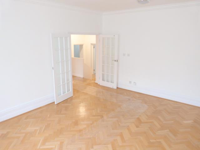 			NEW INSTRUCTION, 3 Bedroom, 1 bath, 1 reception Apartment			 Frognal, HAMPSTEAD